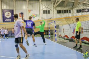 Дожали гостей в первой игре